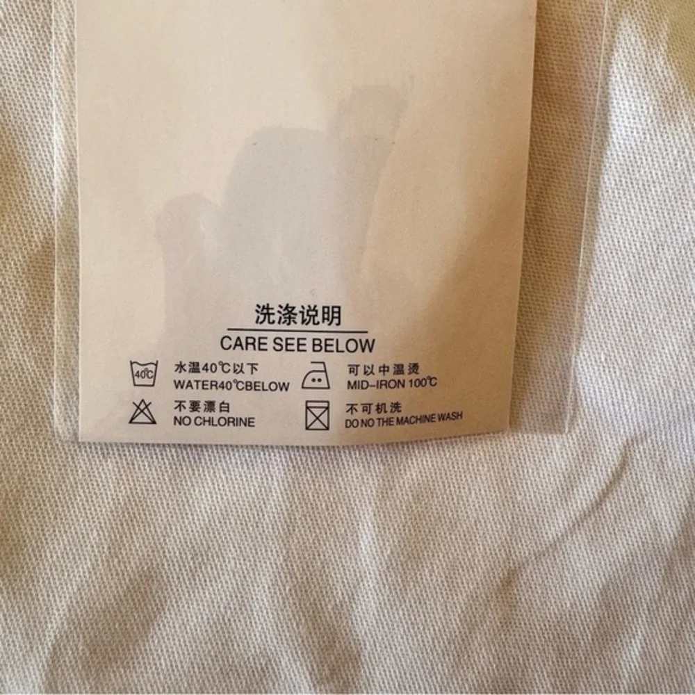 HBDD- Hugo Bao‎ Didai. Lightweight White Shorts. Size M.